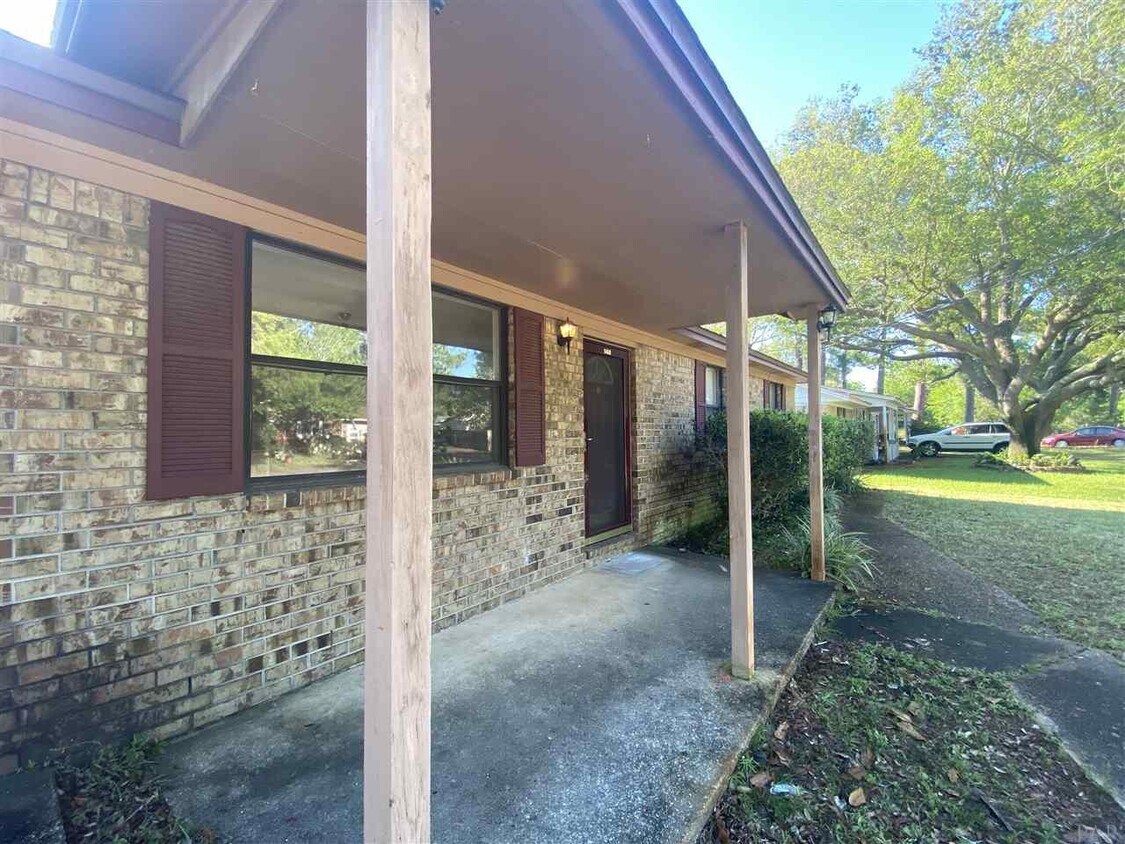 Foto principal - 1460 Stanford Rd