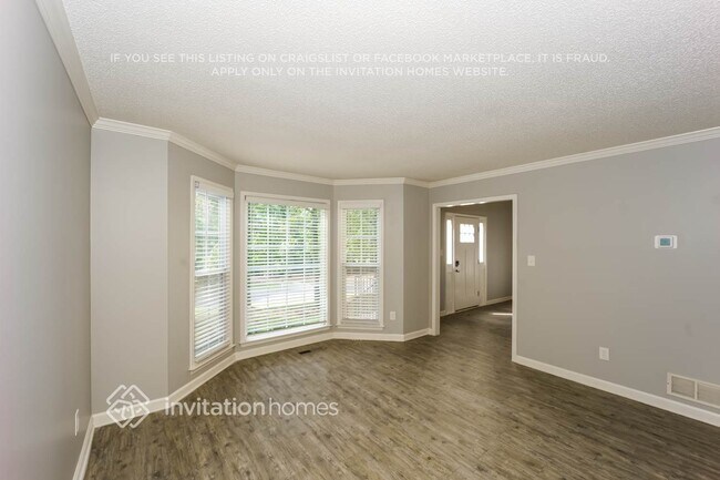 Foto del edificio - 5547 Hurstcliffe Dr NW