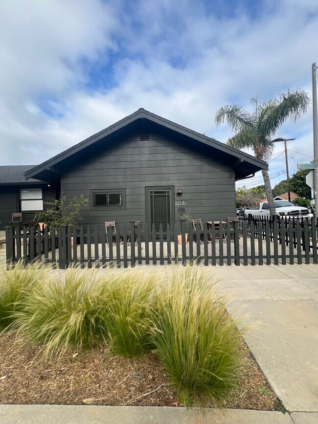 Building Photo - 321 Ximeno Ave