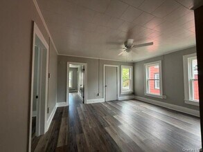 Building Photo - 17 Hornbeck Ave