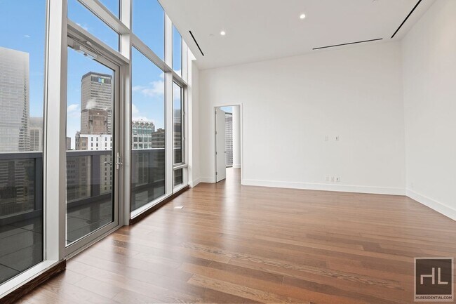 Building Photo - Penthouse  with Terrace/WD/Heated bathroom...