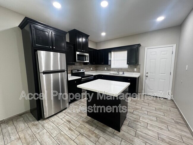 Foto del edificio - 1327 W Garfield Ave