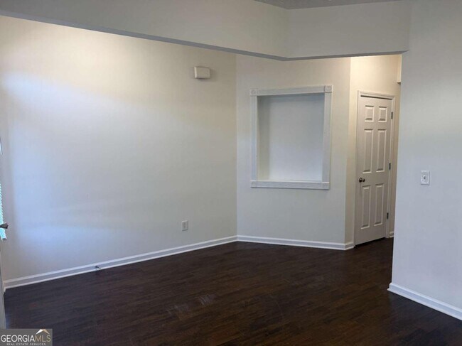 Foto del edificio - 2729 Heathrow Dr