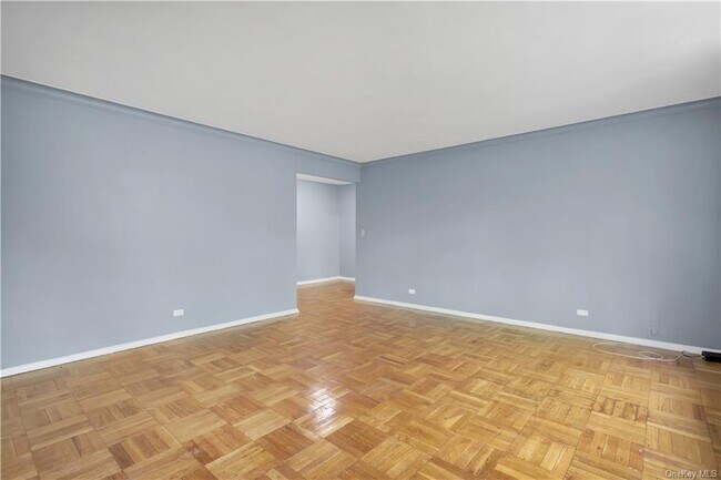 Building Photo - 900 Lydig Ave