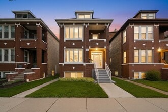 Building Photo - 5032 S Kolin Ave