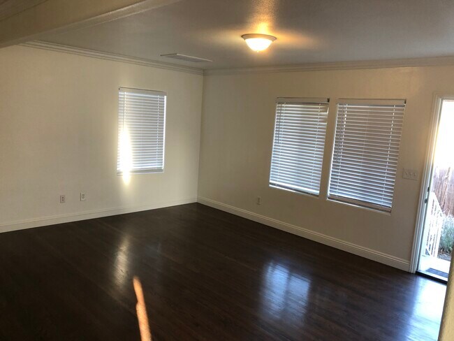 Foto del edificio - 5752 Jillson St