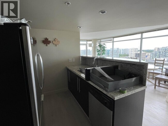 Building Photo - 8288 Lansdowne Rd