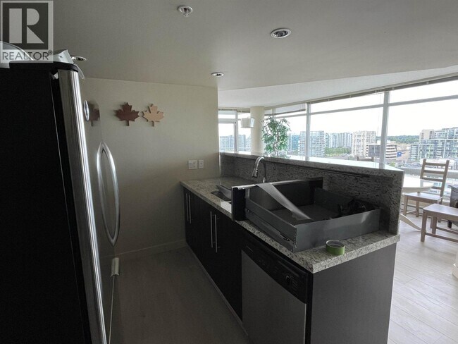 Photo du bâtiment - 8288 Lansdowne Rd