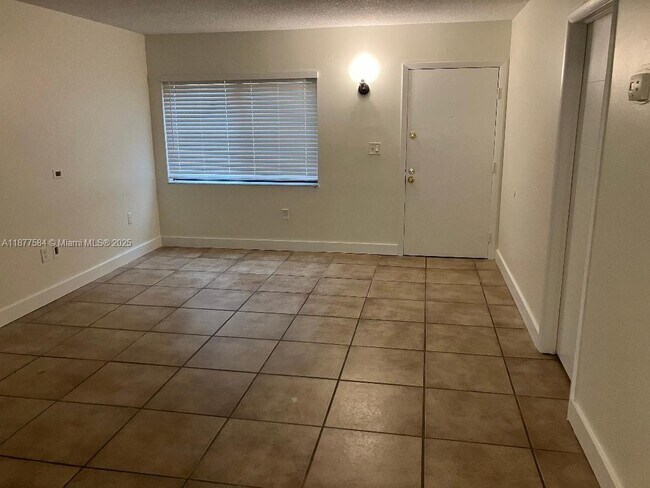 Building Photo - 8730 SW 133rd Avenue Rd