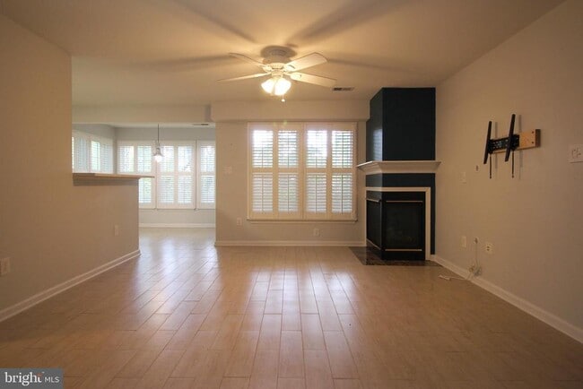 Building Photo - 7500 Calderon Ct
