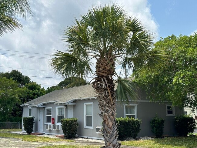 Building Photo - 840 Almeria Rd