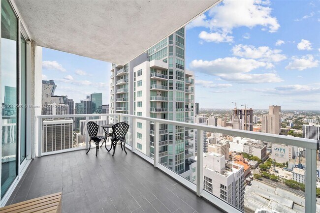 Foto del edificio - 244 Biscayne Blvd