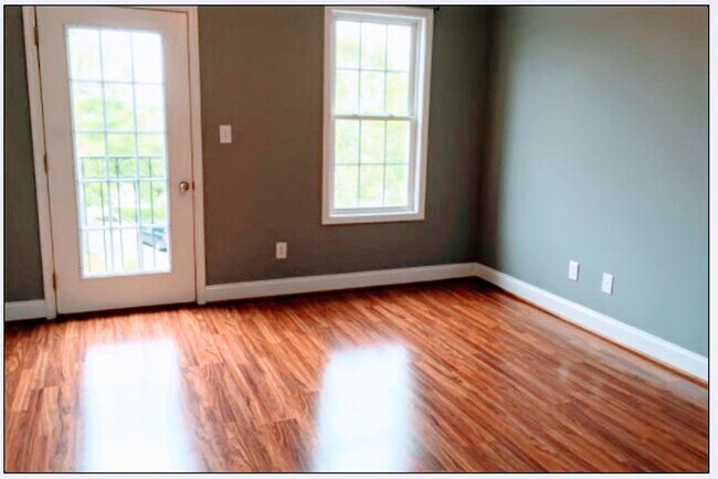 Building Photo - Great Location 2 Bedroom Apartment