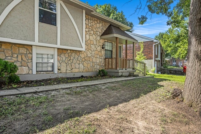 Foto del edificio - 2825 Tepee Ave