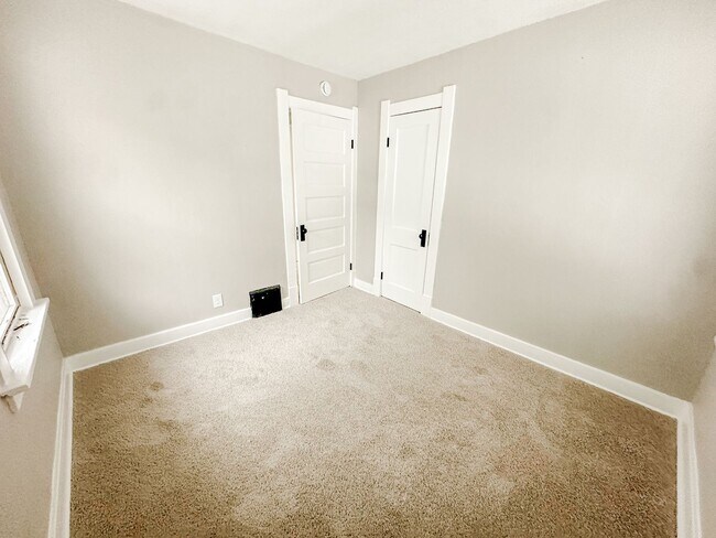 Foto del edificio - 2 Bedroom home for rent on east side of Toledo! Updated, clean, and very nice!