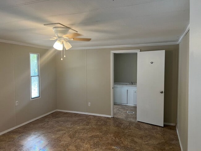 Building Photo - 401 Griffin Rd