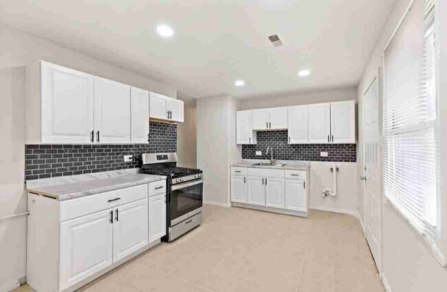 Foto del edificio - 583 Andover St