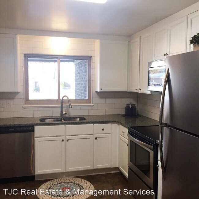Building Photo - 4 br, 2 bath House - 3148 Wheeling Street