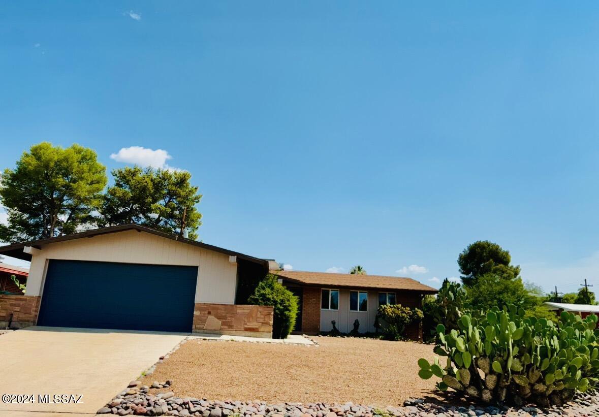 Foto principal - 8700 E 29th St
