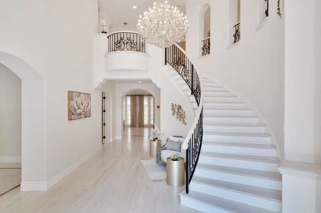 Foto del edificio - Gorgeous 6 Bed / 5 Bath Home for Lease