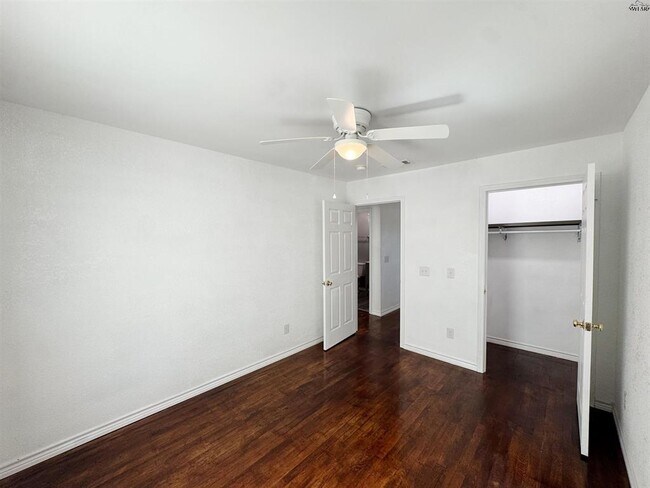 Building Photo - 406 2nd St