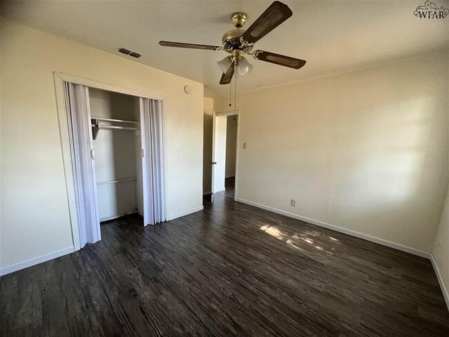 Foto del edificio - 1421 Tanbark Rd