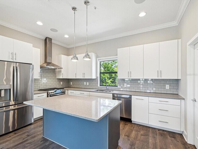 Foto del edificio - 946 Highland Ave