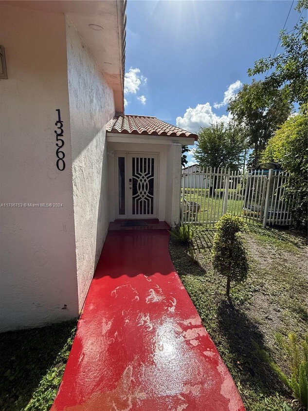 Foto principal - 13560 SW 59th Ln