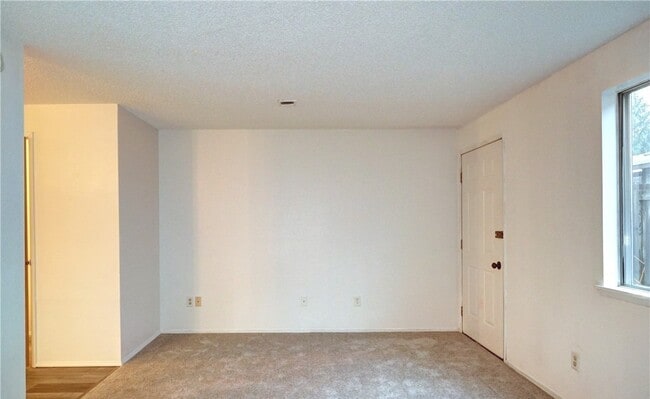 Building Photo - 10332 15th Avenue Ct E