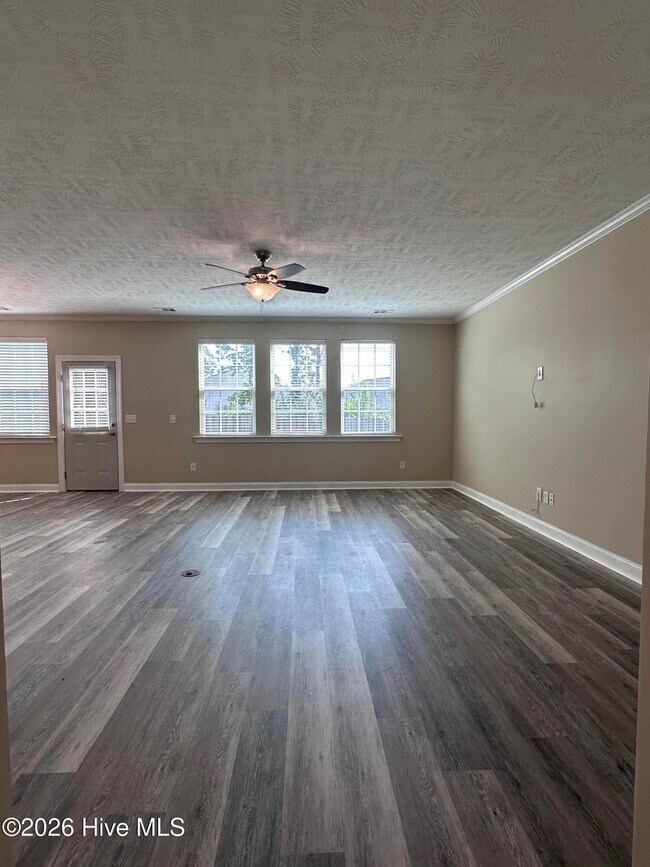 Foto del edificio - 484 Brantley Cove Cir