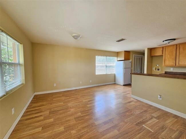 Building Photo - 117 N Evergreen Ave