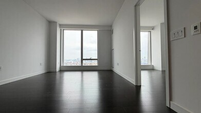 Building Photo - 252 Cherry St