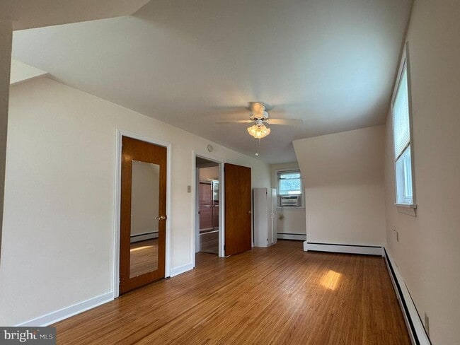 Building Photo - 410 Paoli Ave