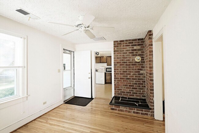 Foto del edificio - 1306 Chesapeake St