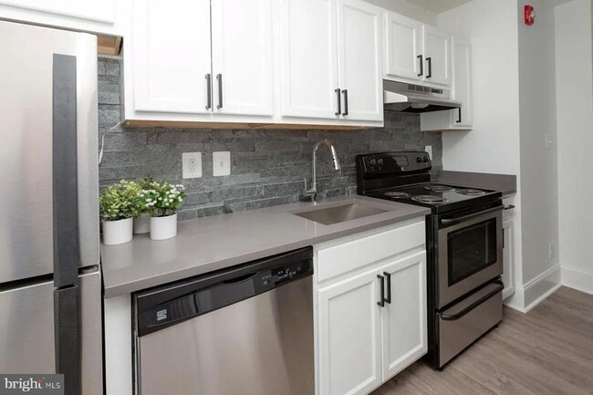 Foto del edificio - 1022 N Calvert St