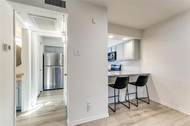 Building Photo - 15221 Berry Trail