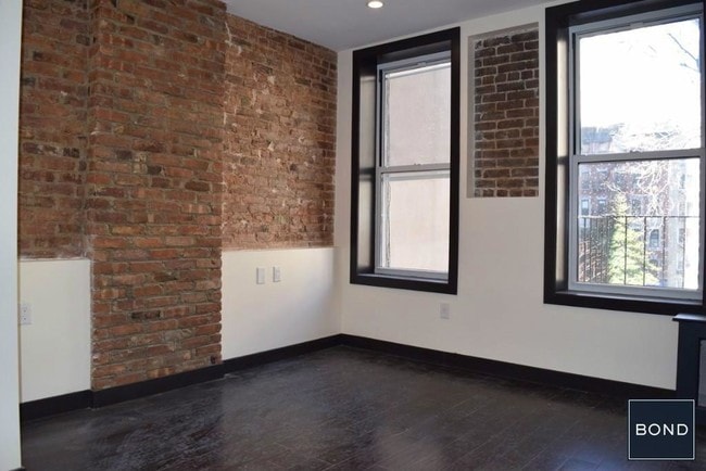 Building Photo - 317 E 74th St