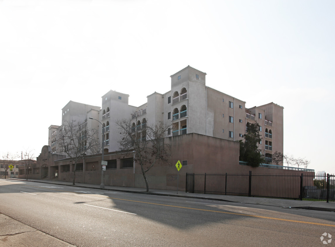 Building Photo - Casa Gloria