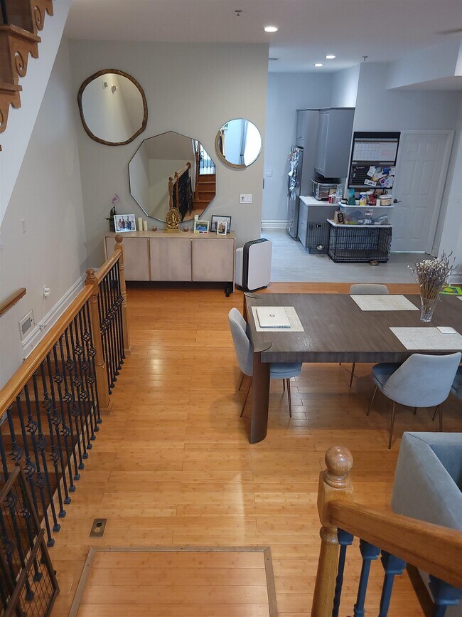 Building Photo - 376 Palisade Ave