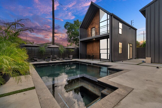 Foto del edificio - 2703 Blodgett St