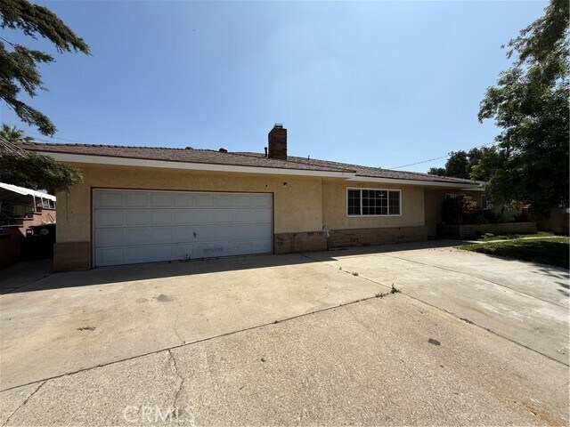 Foto principal - 9115 Encina Ave