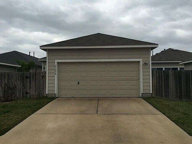 Building Photo - Adorable home with lots of upgrades!