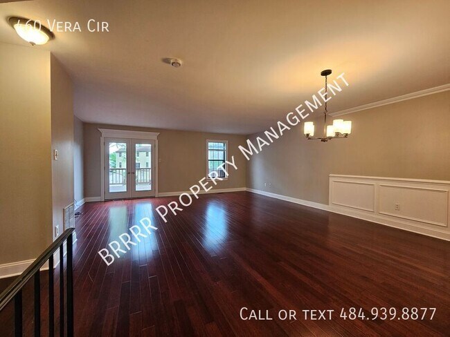Building Photo - 460 Vera Cir
