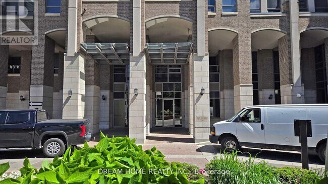 Building Photo - 388 Prince of Wales Dr