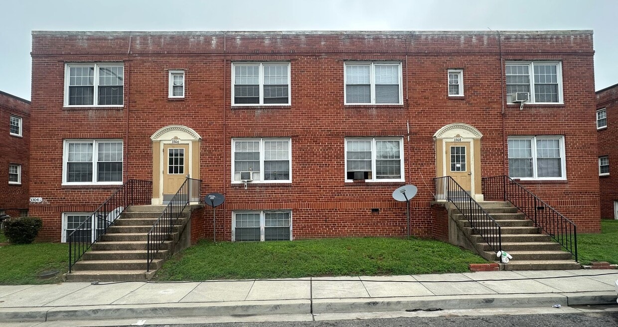 Primary Photo - 3306 East Capitol St NE