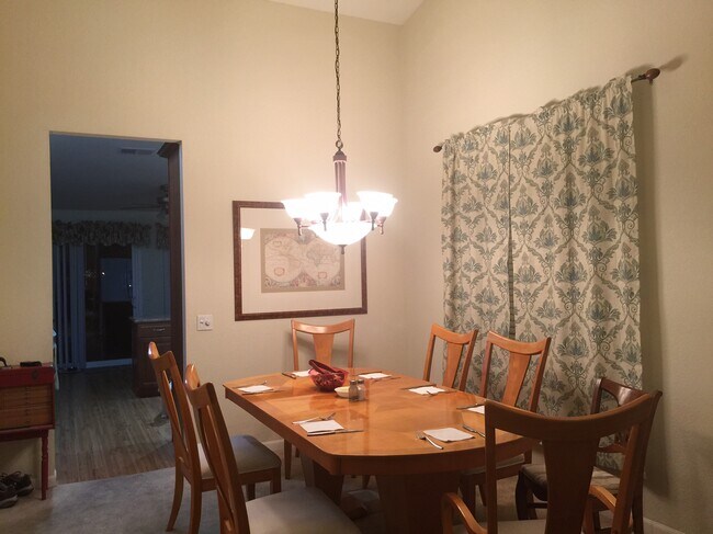 Foto del edificio - 10665 Cherry Hills Dr