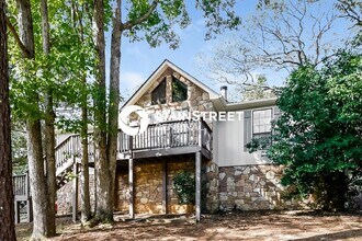 Building Photo - 3010 Lone Oak Rd