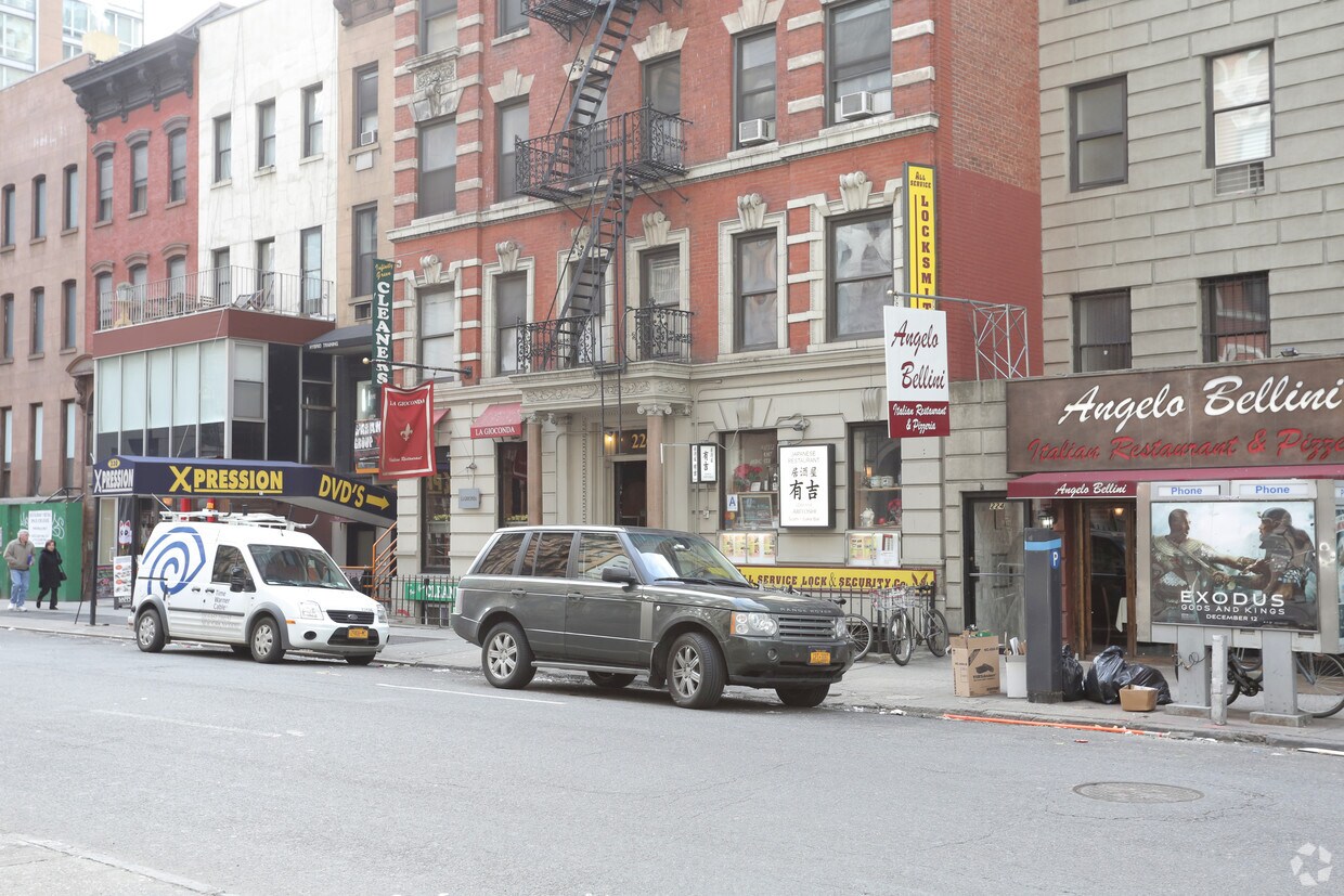 Building Photo - 226 E 53rd St
