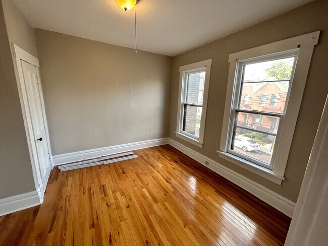Building Photo - 251 W Hubbard Ave