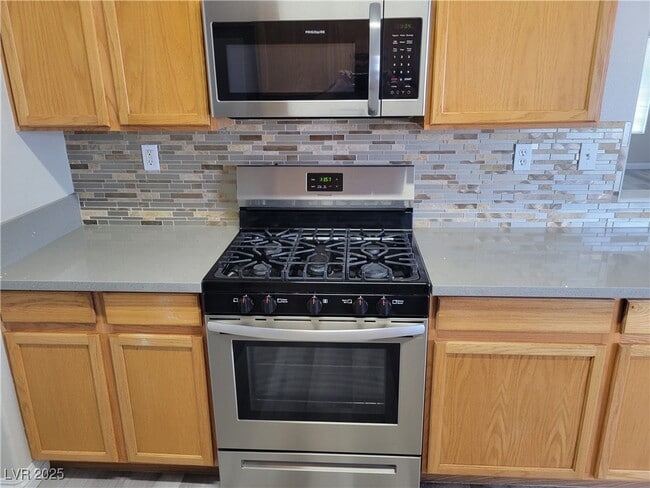 Building Photo - 2809 El Cubano Ct